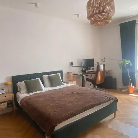 Charming & Quiet Retreat In The Heart Of Διαμέρισμα *