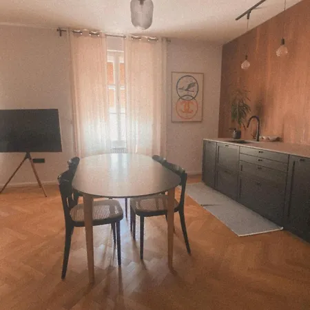 Charming & Quiet Retreat In The Heart Of