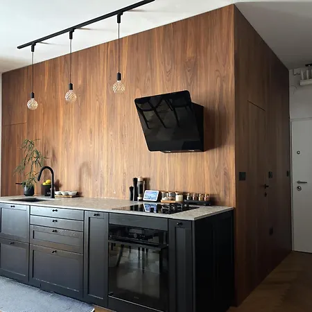 Charming & Quiet Retreat In The Heart Of アパート