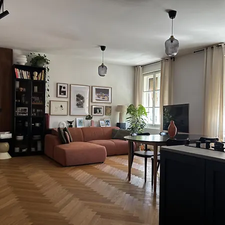 Charming & Quiet Retreat In The Heart Of *