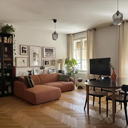Charming & Quiet Retreat In The Heart Of Appartement
